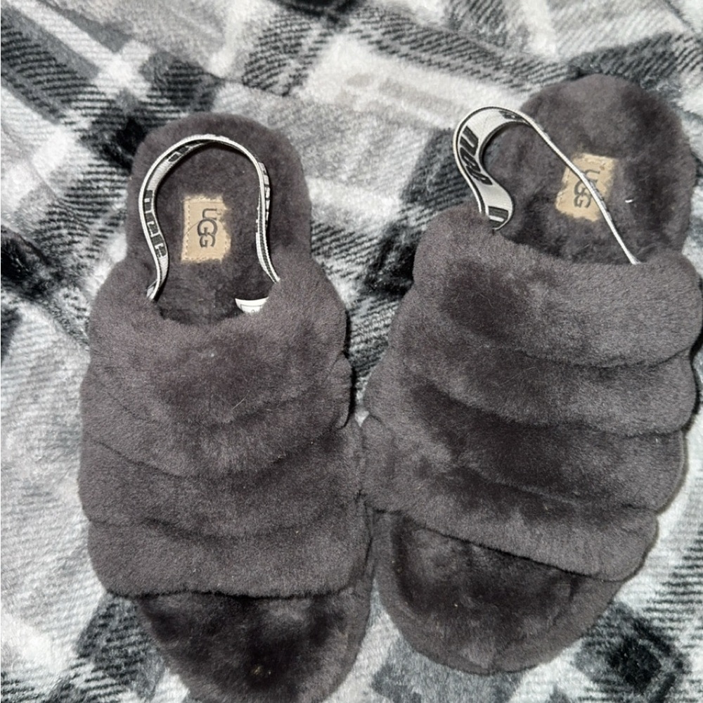 UGG Women's Fluffy Grey Slippers